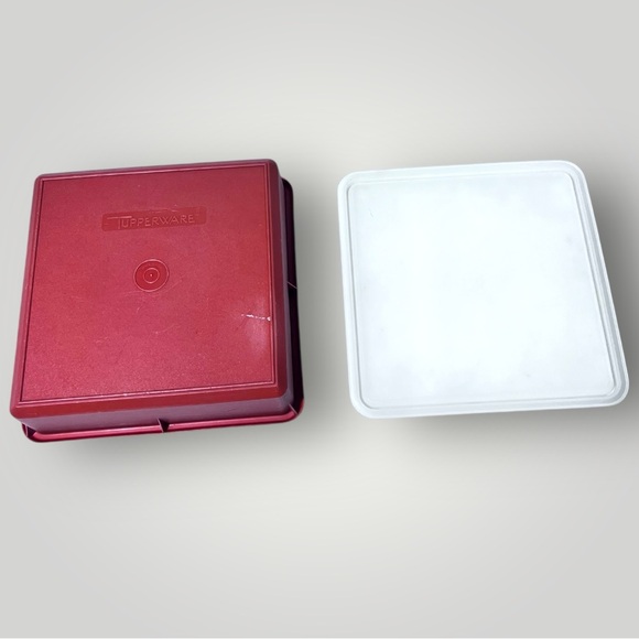 **Vintage Tupperware Square Container with Lid - Picture 8 of 13